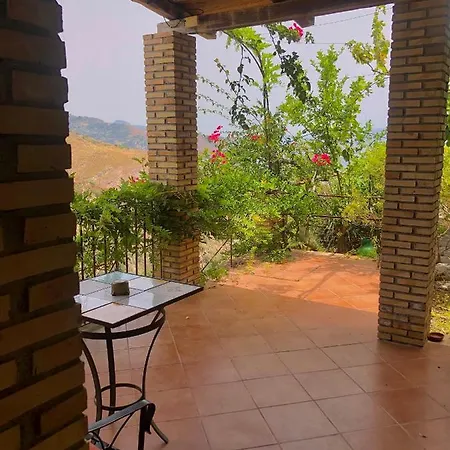 Almoezia Charming Bed and Breakfast *