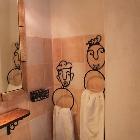 Almoezia Charming Bed and Breakfast *