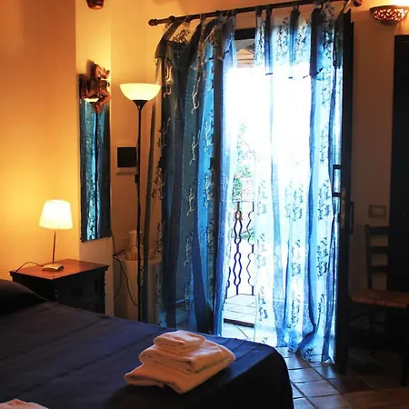 Almoezia Charming Bed and Breakfast Ταορμίνα
