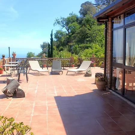 Almoezia Charming Bed and Breakfast *